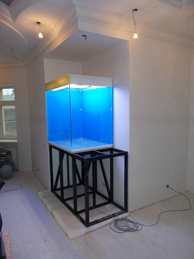 Встроенный аквариум по дизайн проекту